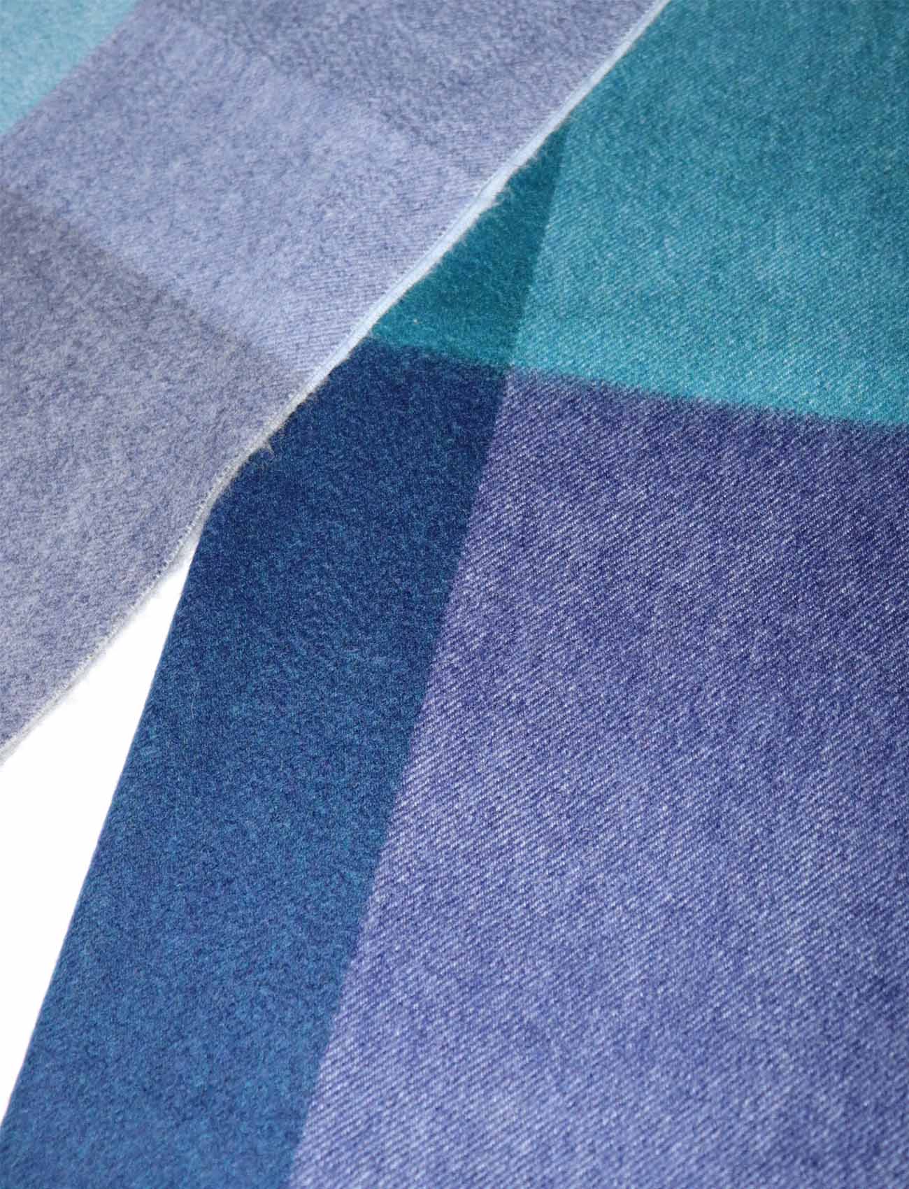 Cashmere and Wool Blend Shawl for women and men blue details