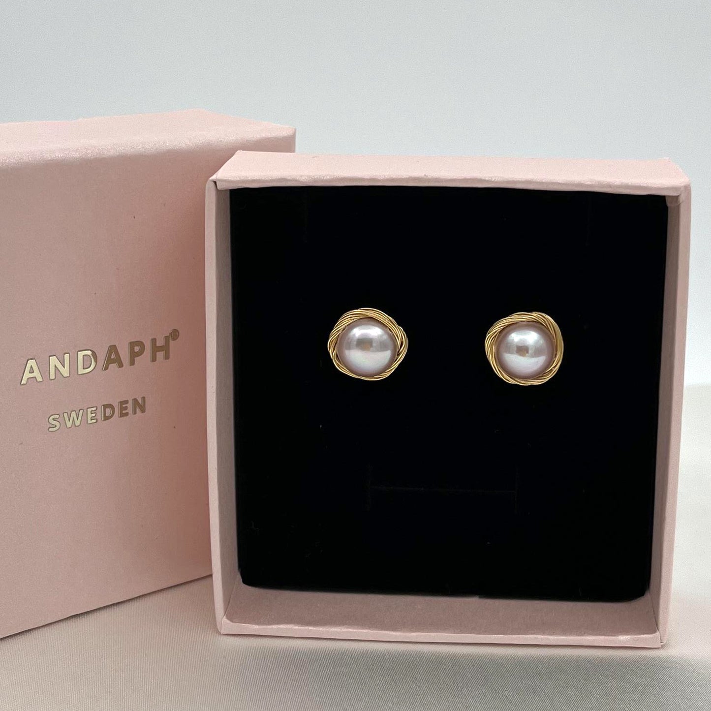 Genuine pearl stud earrings