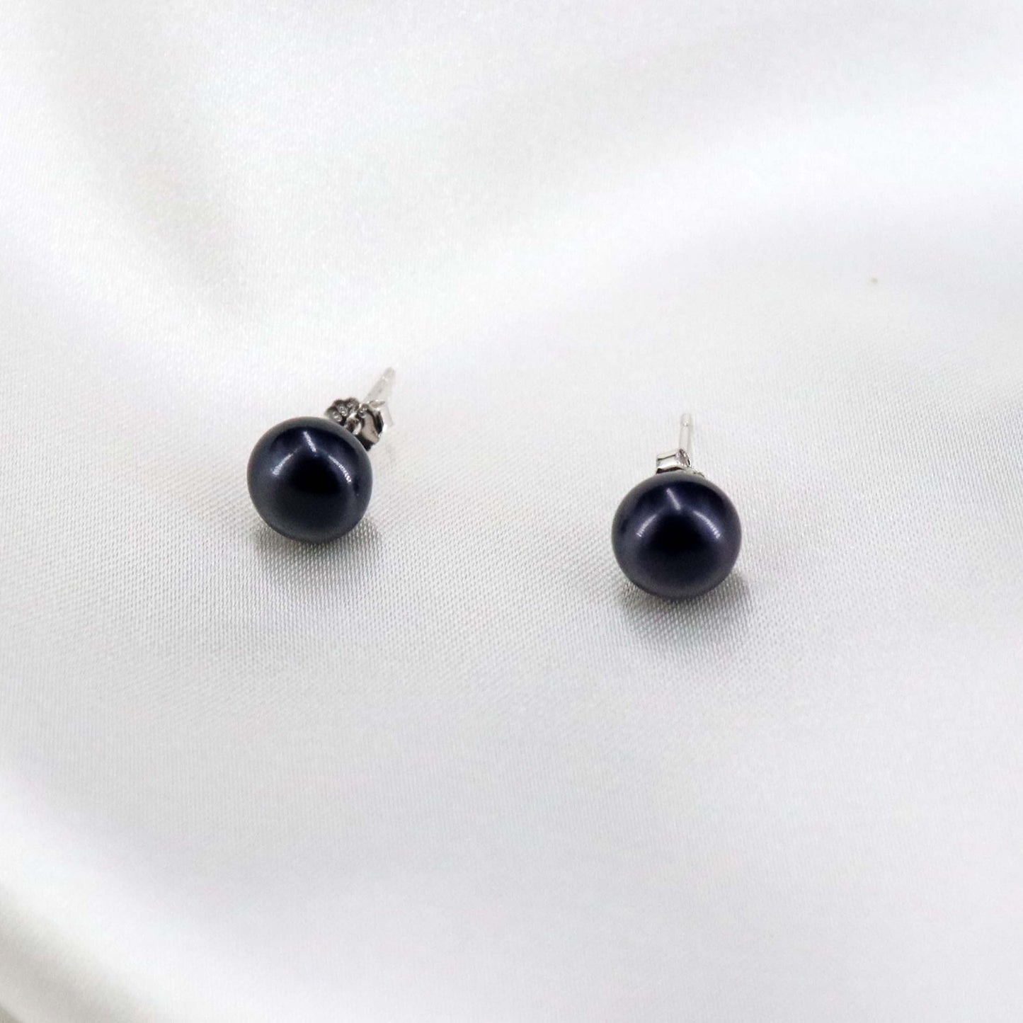 8 mm pärlörhängen