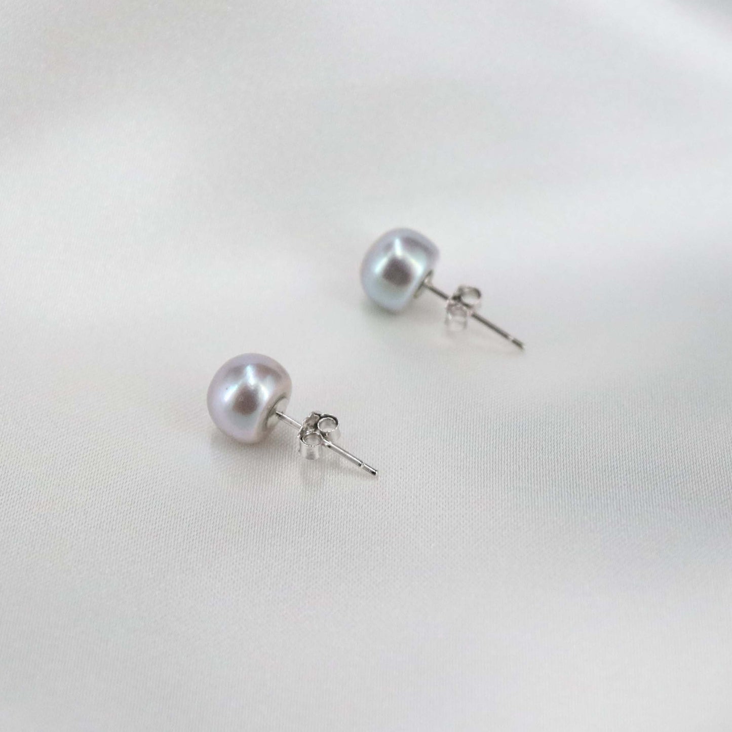 8 mm pärlörhängen