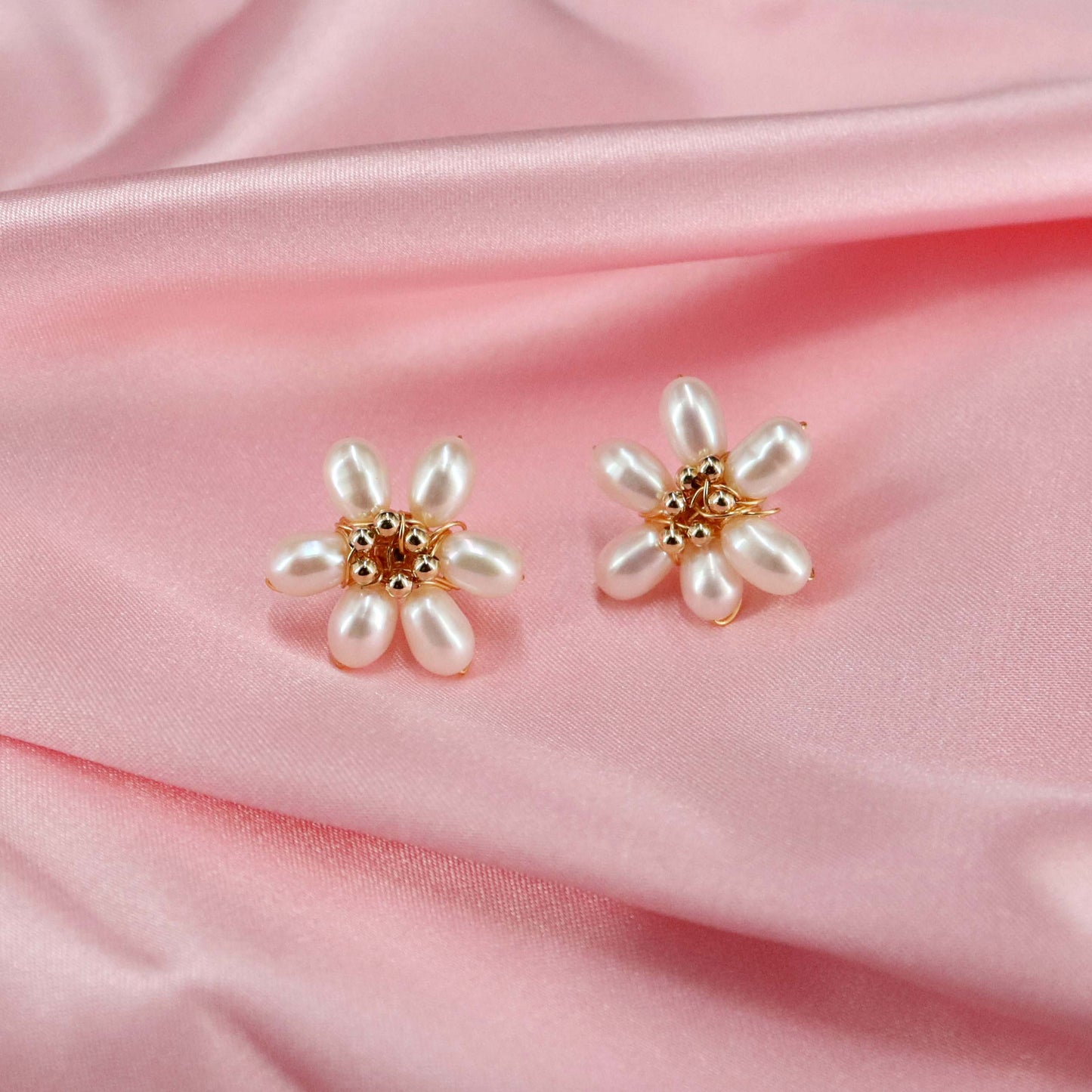 Genuine pearl daisy stud earrings