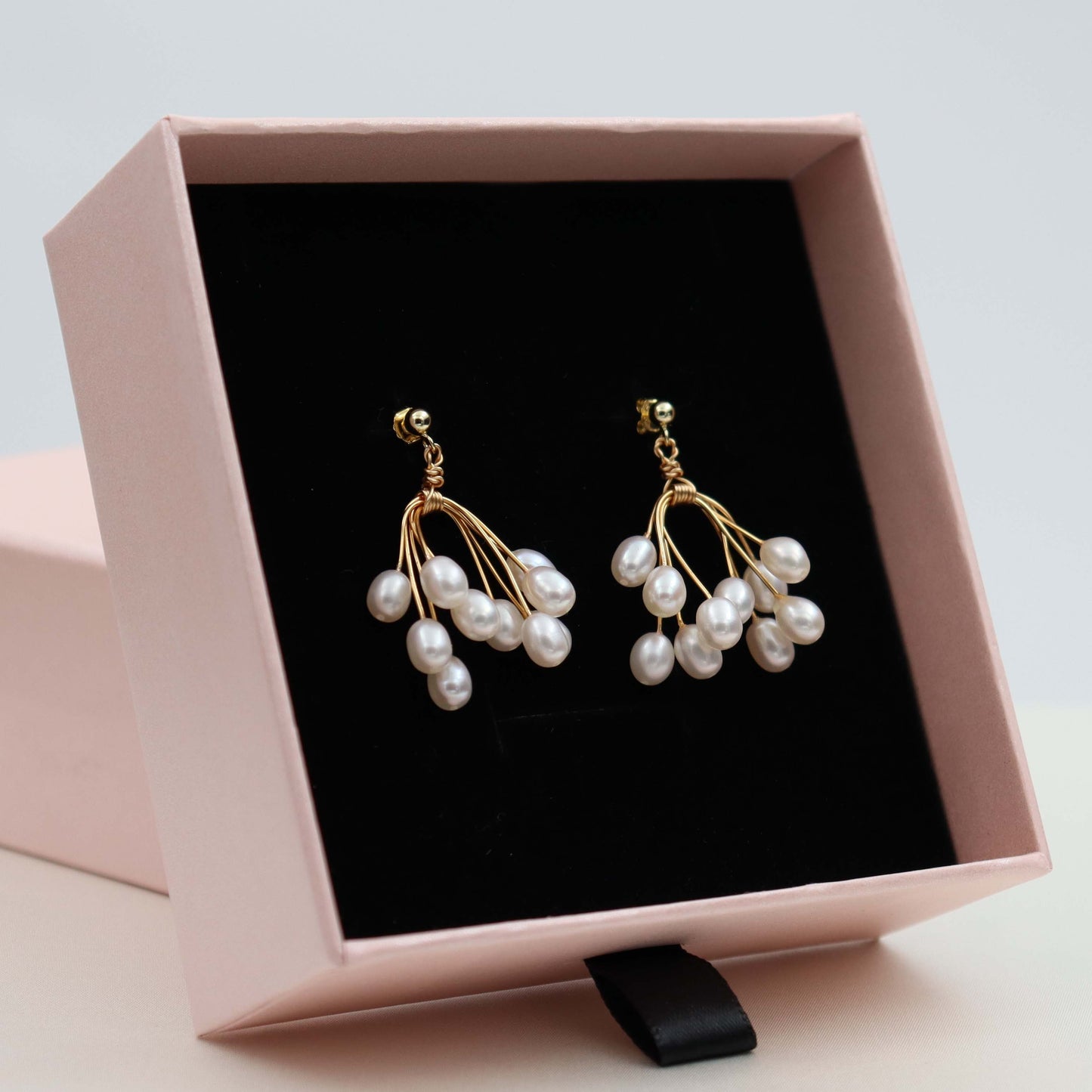 Genuine pearl stud earrings