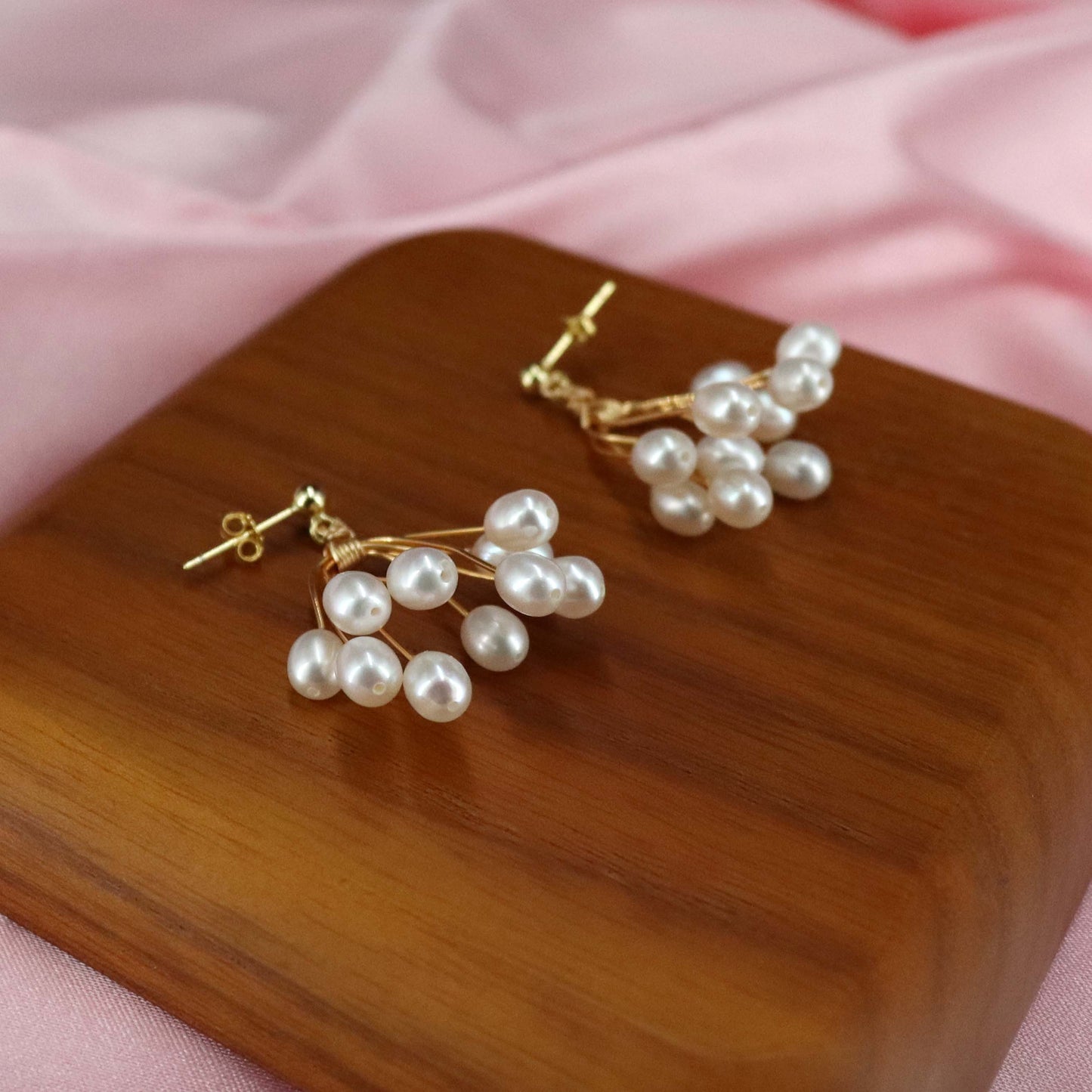 Genuine pearl stud earrings