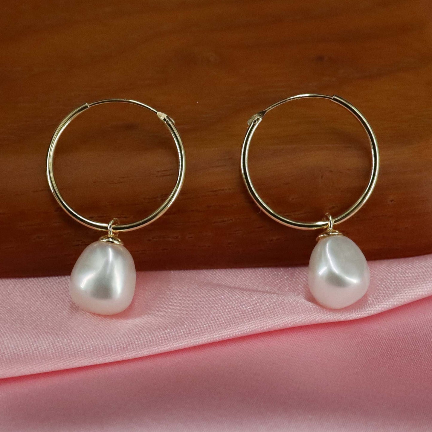 Genuine pearl hoop earrings
