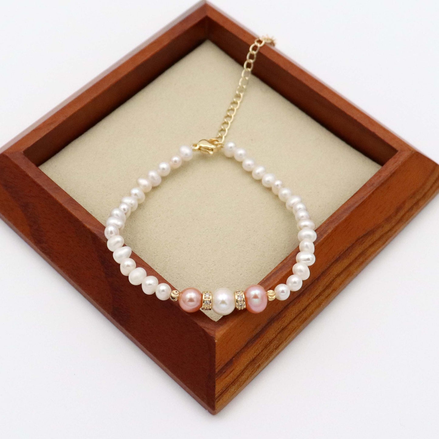Pearl bracelet