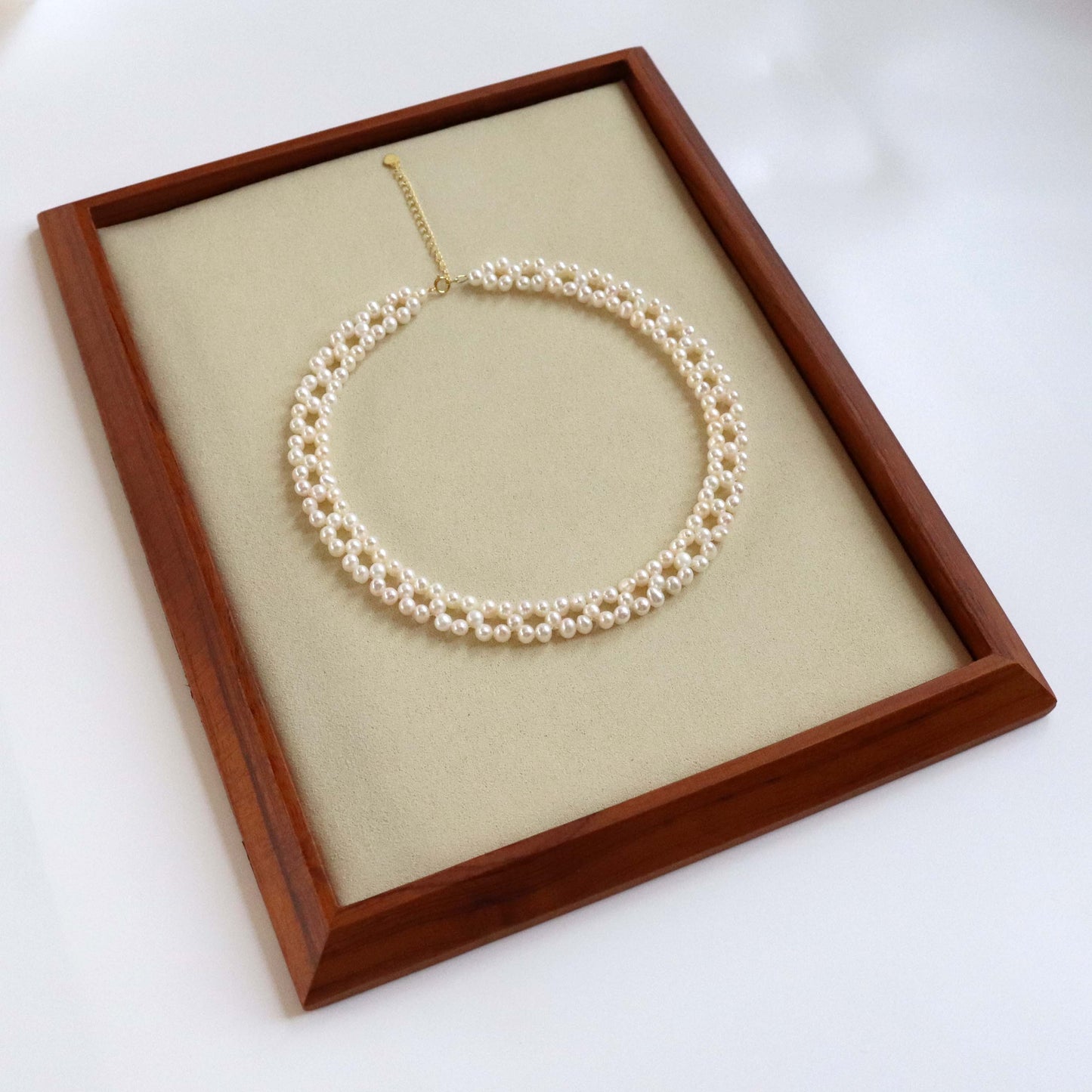 Luxury pearl choker necklace