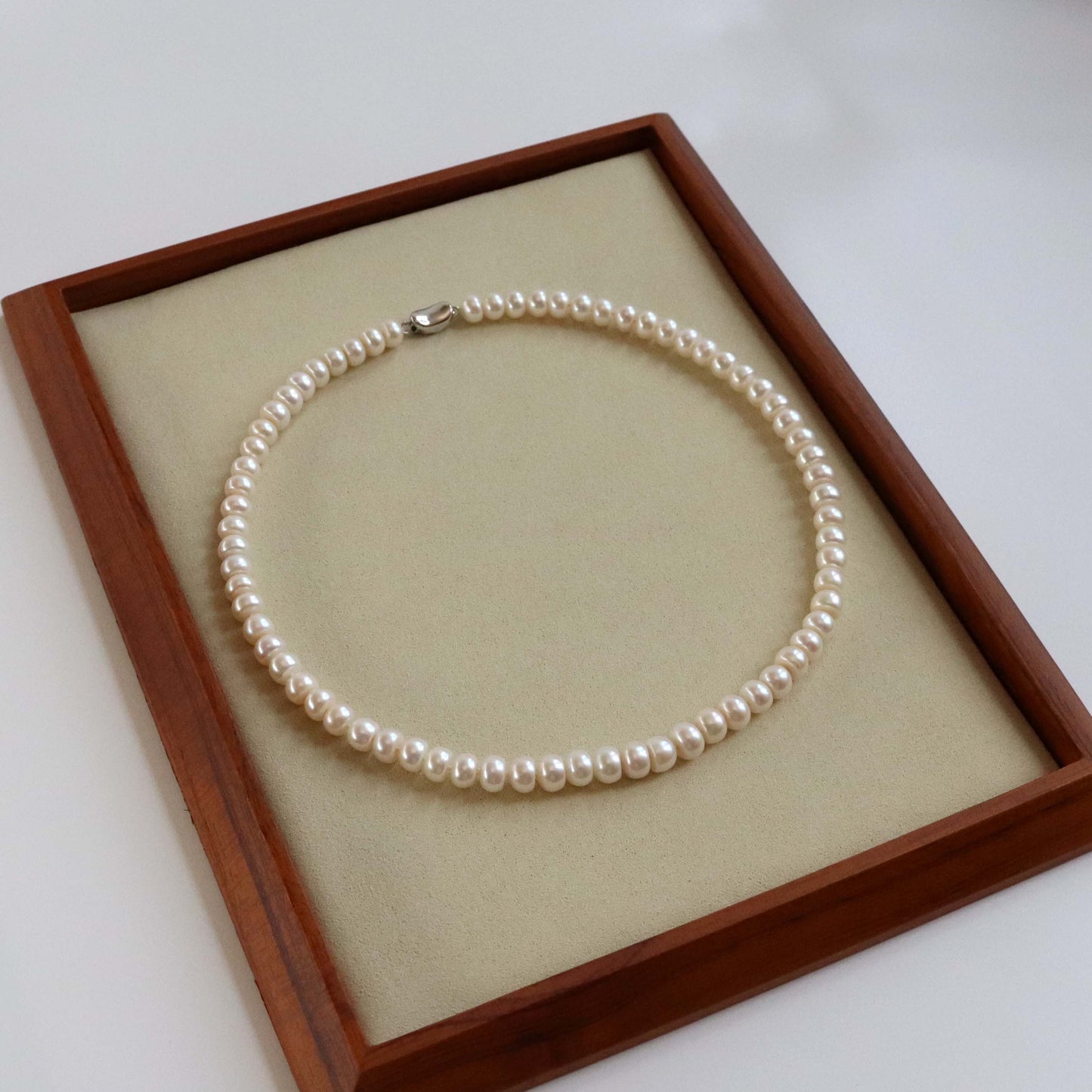 pärlhalsband