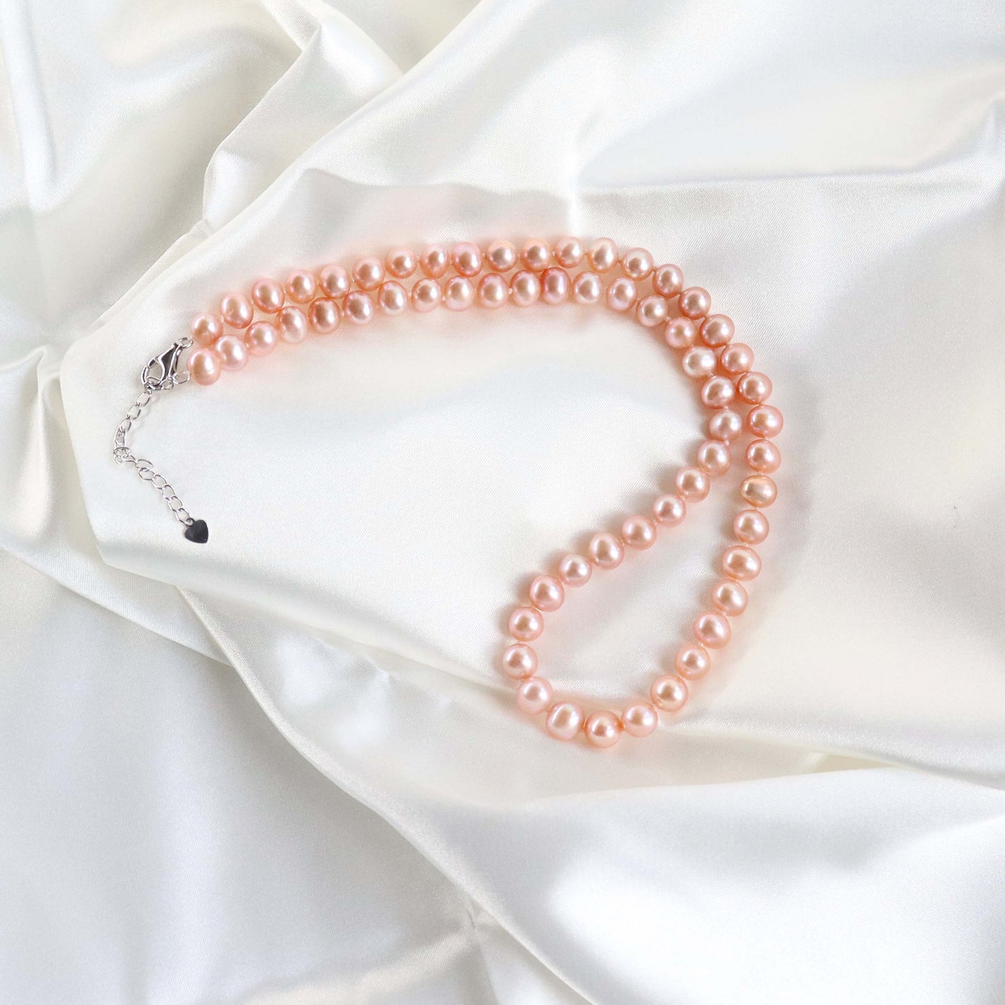 Lyxigt pärlhalsband