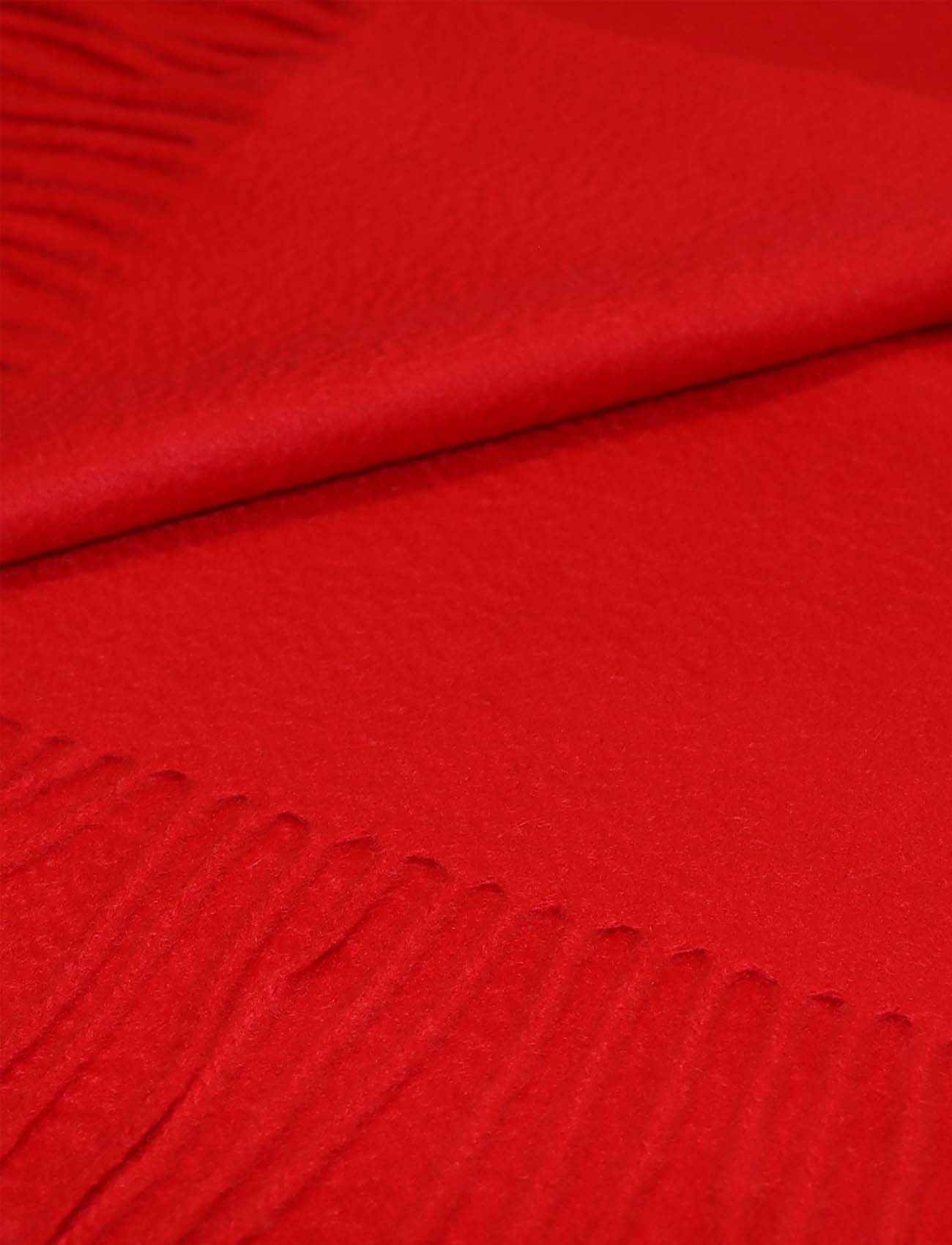 Red cashmere scarf for women and men details