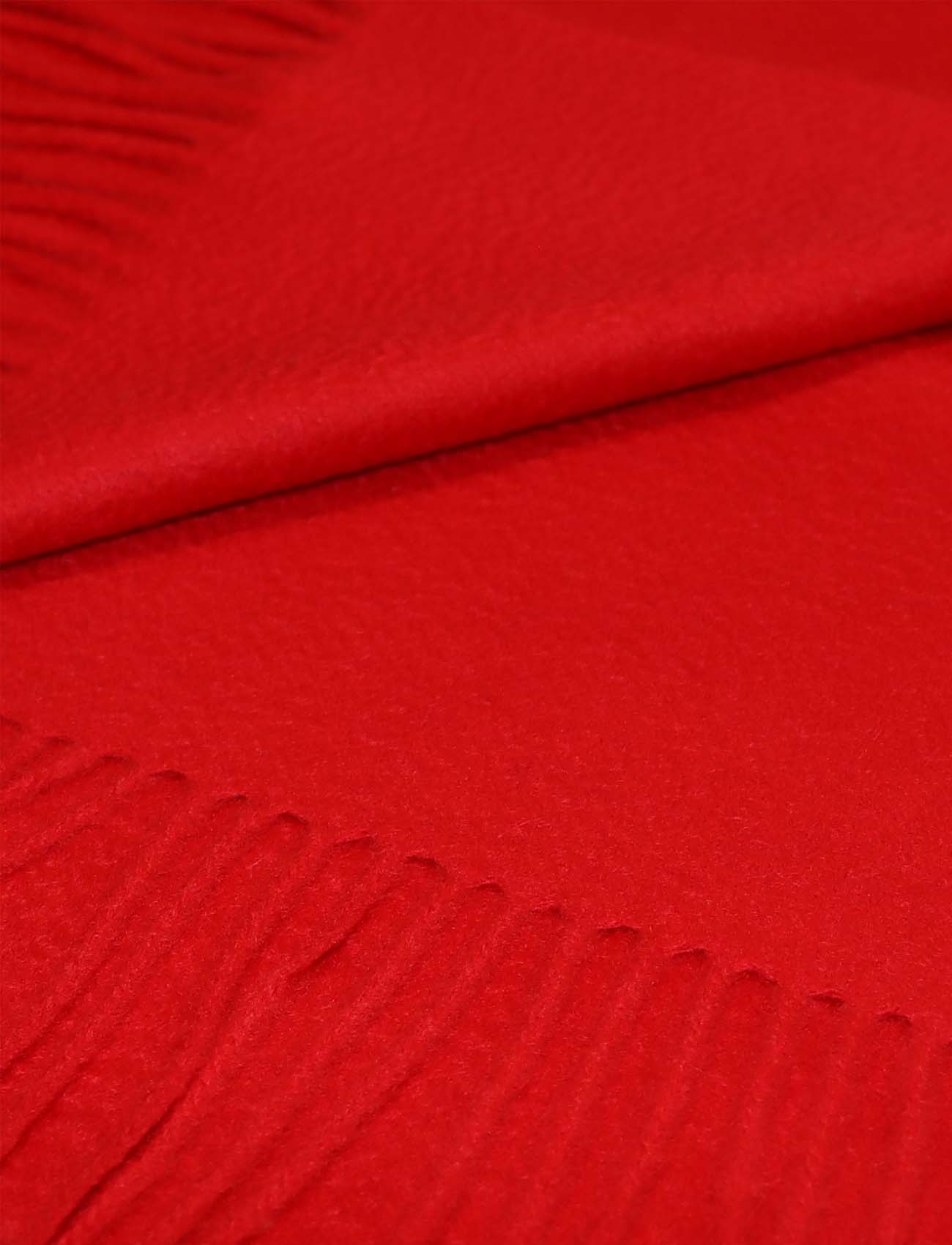 Red cashmere scarf for women and men details