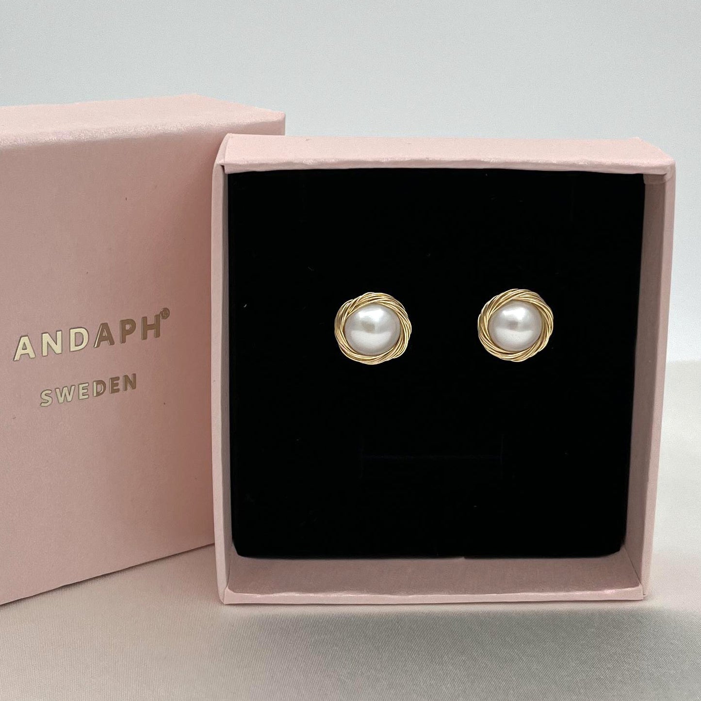 Genuine pearl stud earrings