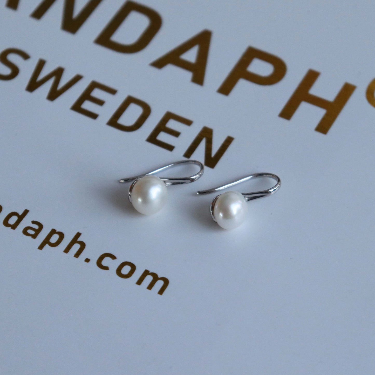 Genuine pearl hook earrings [long hook]