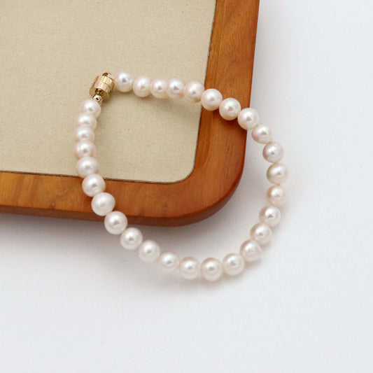 Pearl bracelet