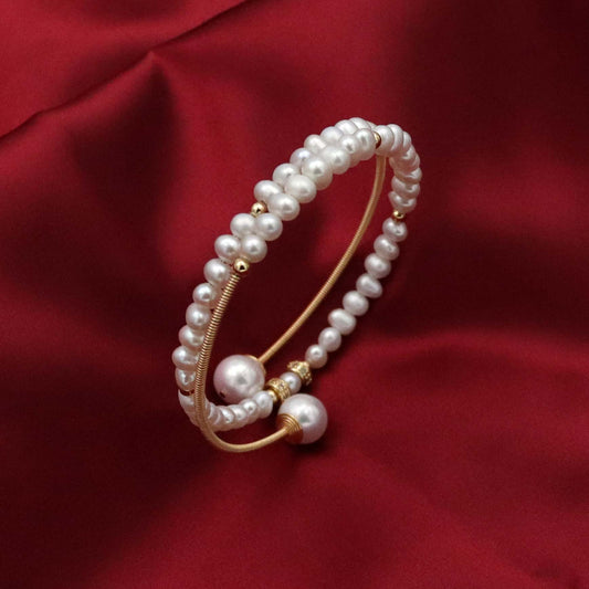 Adjustable pearl bracelet