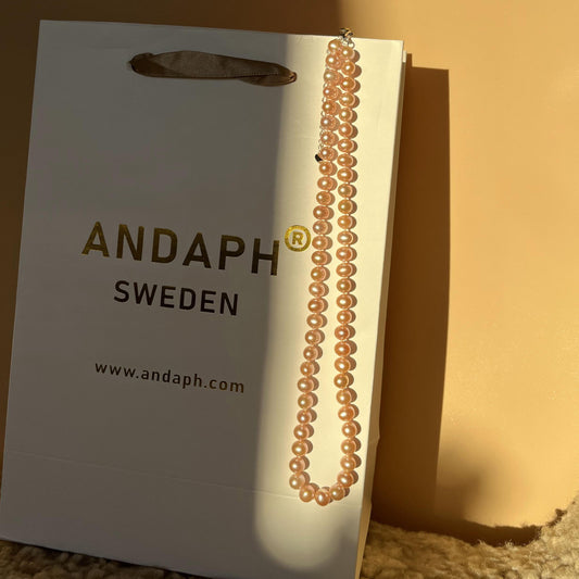 Lyxigt pärlhalsband